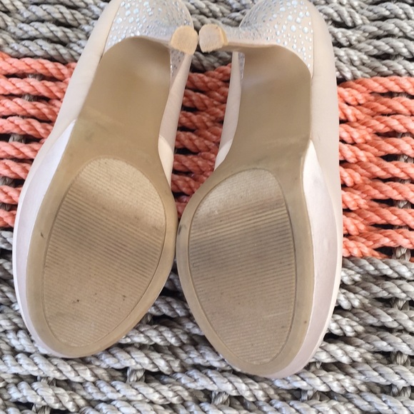 Heels by lsenboye NWT size 6.5 - Picture 8 of 8